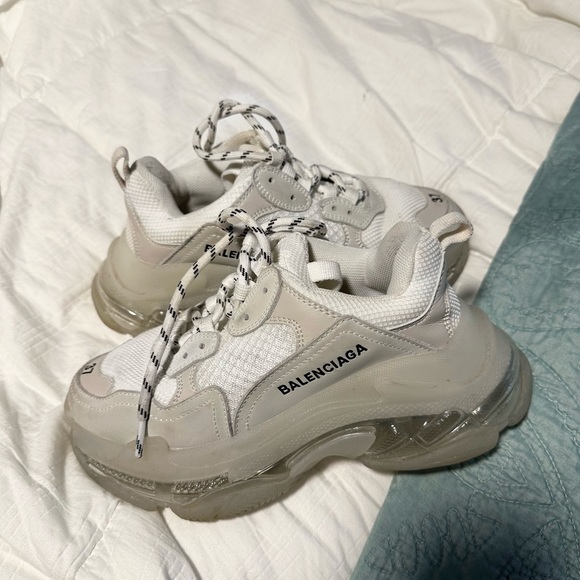 Balenciaga Triple S Sneaker Clear Sole in White - Picture 4 of 5